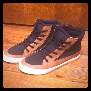 🎉CLOSET CLEAROUT American Eagle High Top Sneakers